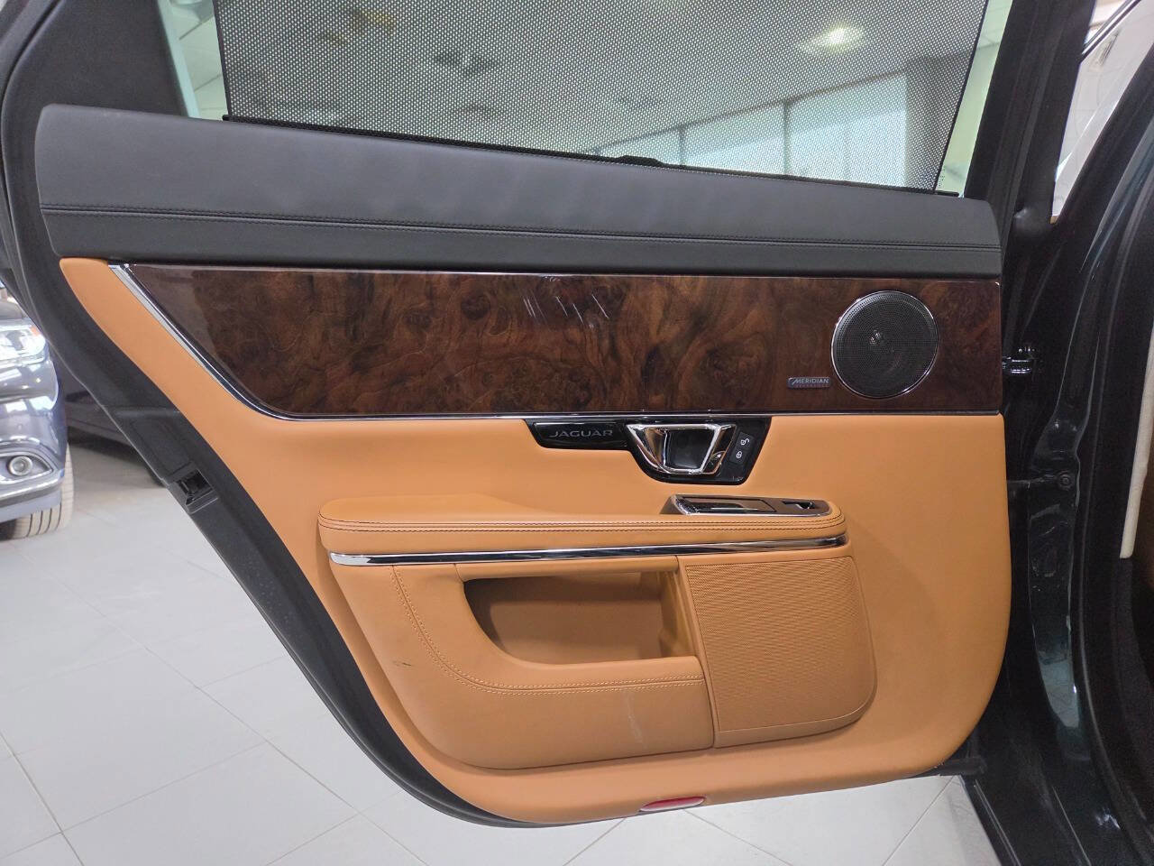 Used 2016 Jaguar XJ L Portfolio AWD/4WD image 17