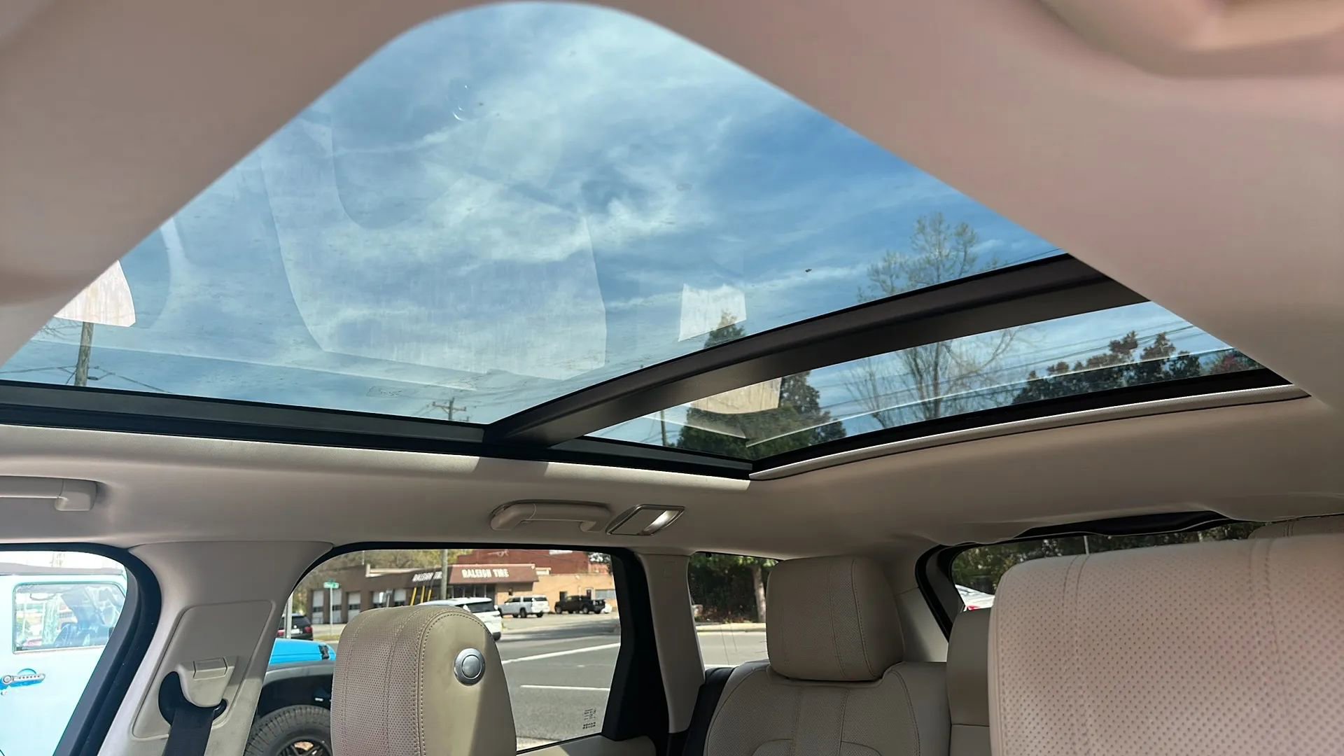 Used 2016 Land Rover Range Rover Sport HSE image 28