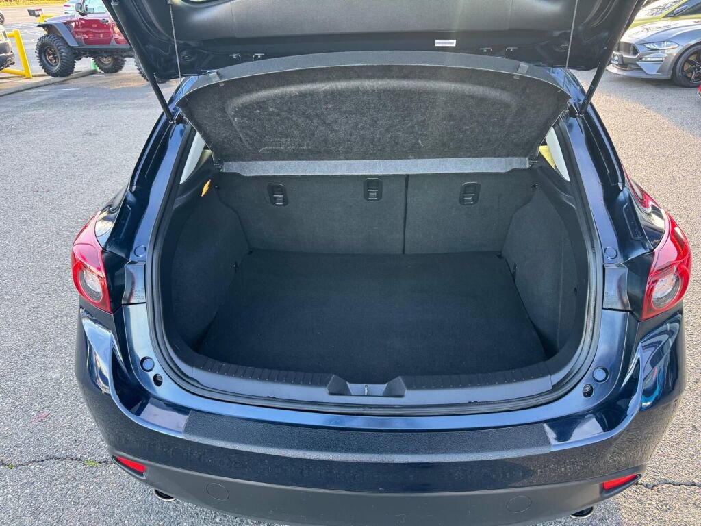 Used 2015 MAZDA MAZDA3 i Touring w/ Technology Package image 8