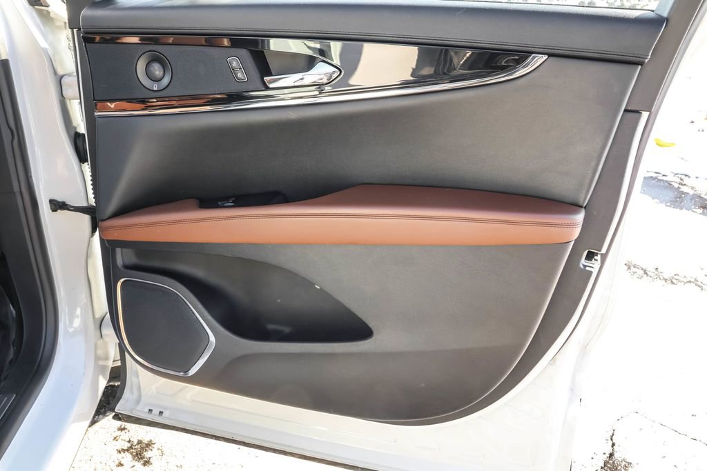 Used 2021 Lincoln Nautilus Reserve w/ Cargo Utility Package image 39