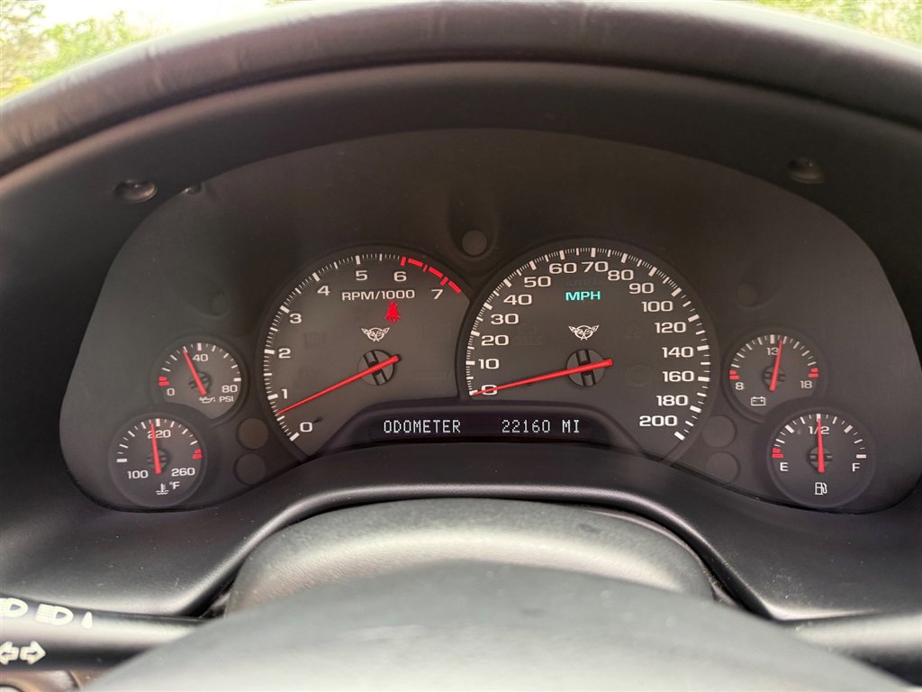 Used 2004 Chevrolet Corvette Coupe w/ Roof Package image 50