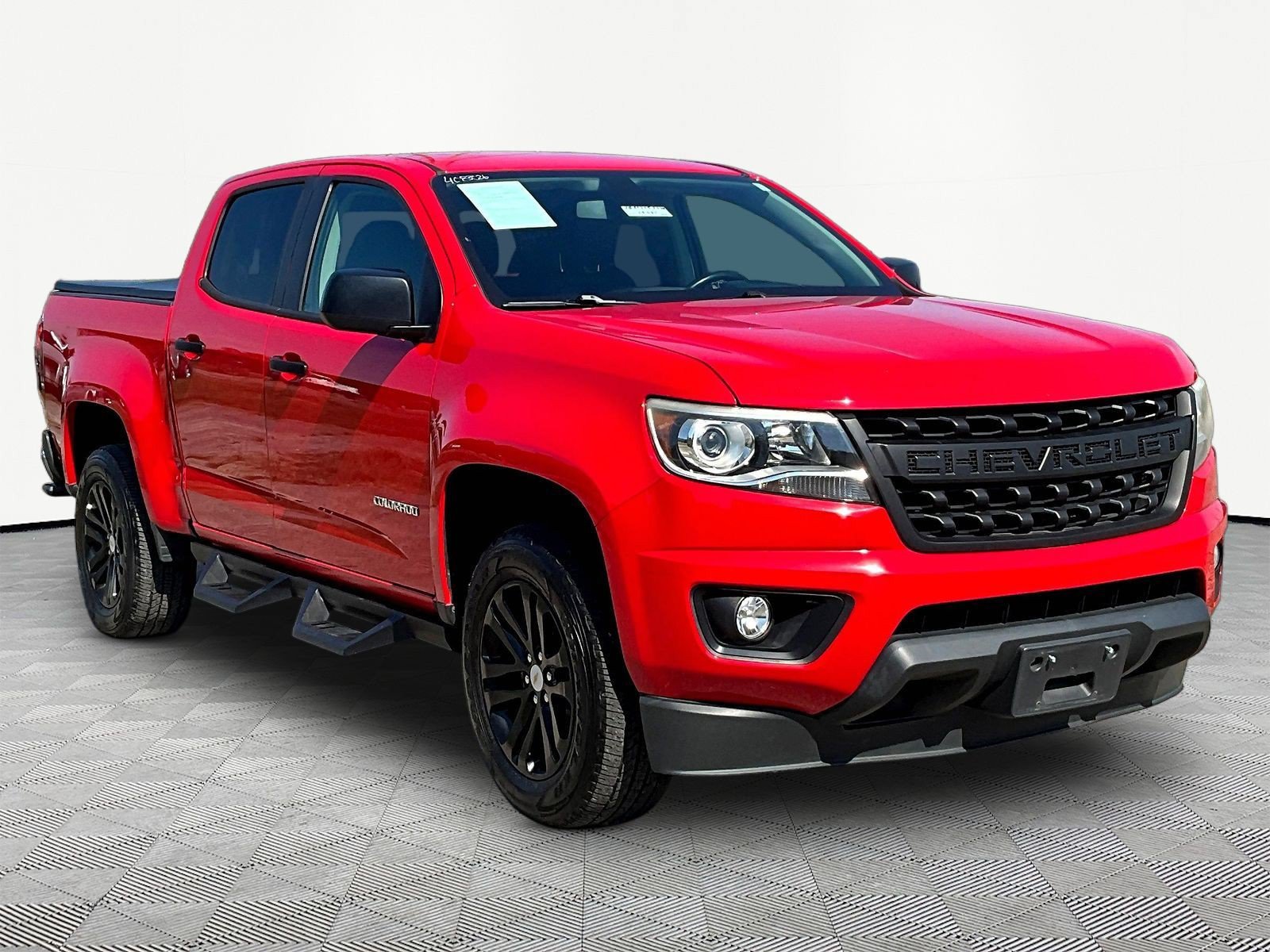 Used 2015 Chevrolet Colorado LT w/ Luxury Package RWD image 3