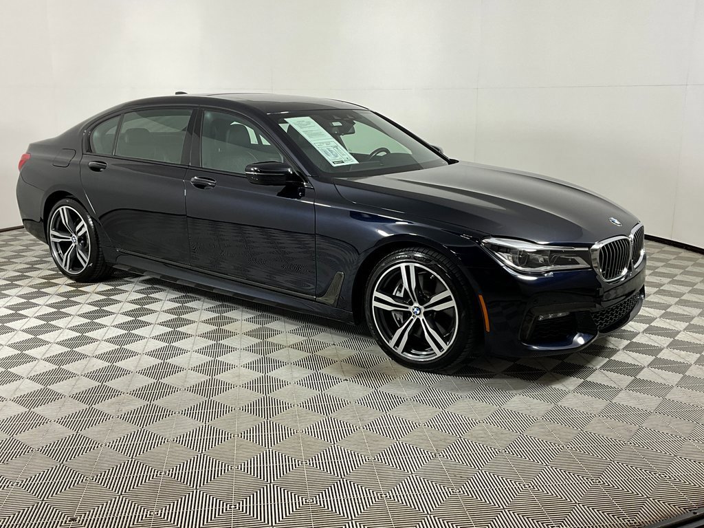Used 2019 BMW 750i image 6