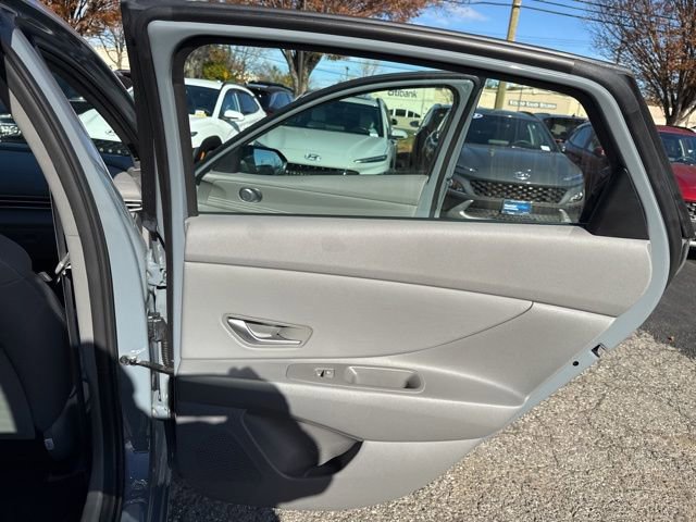 Certified 2023 Hyundai Elantra SEL w/ Convenience Package image 32