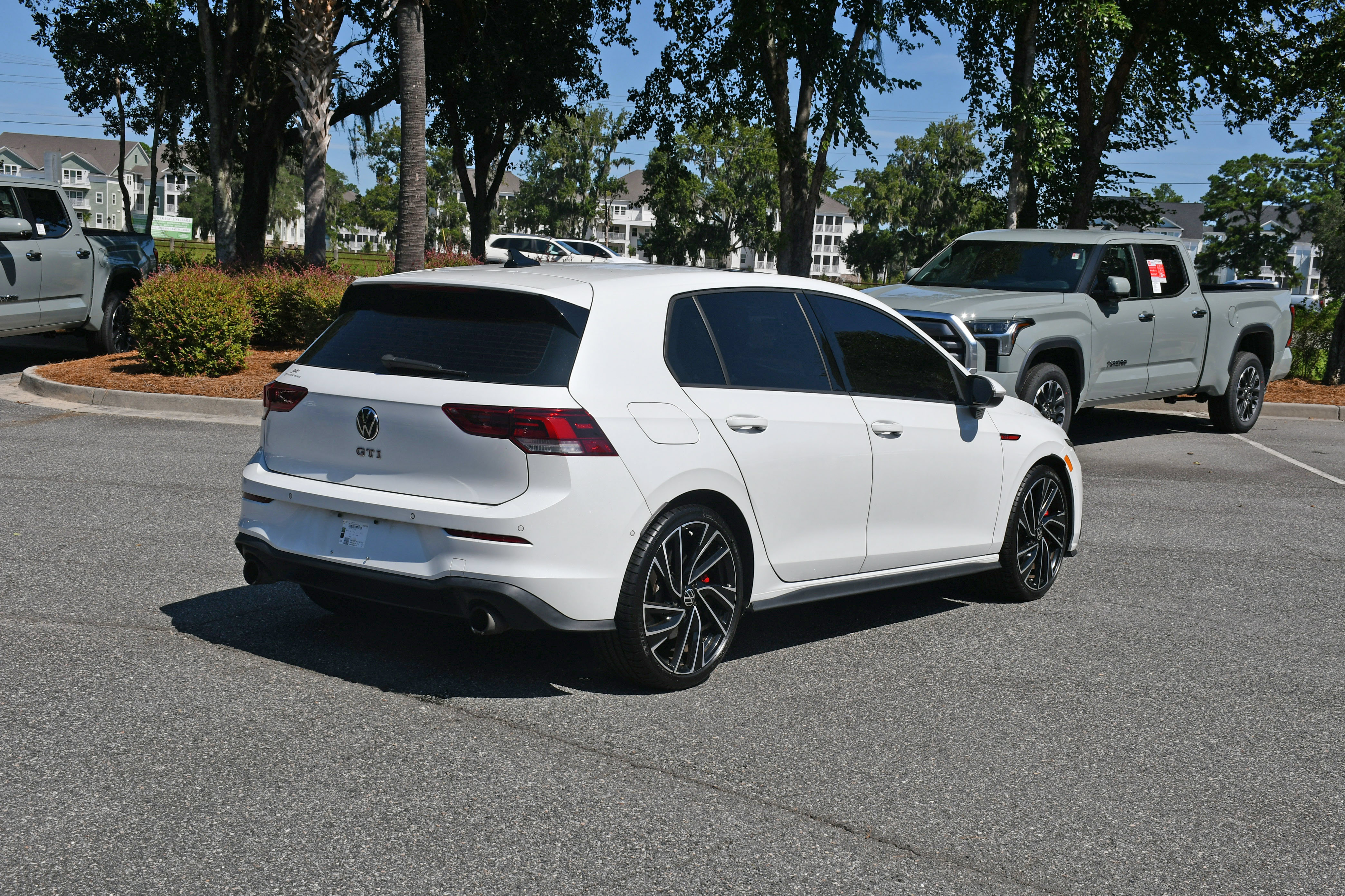 Used 2022 Volkswagen GTI Autobahn FWD image 4