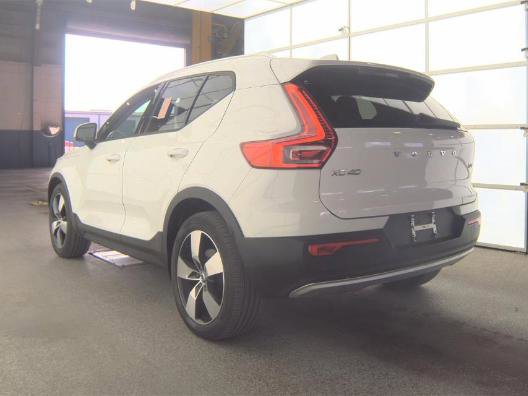 Used 2020 Volvo XC40 T5 Momentum w/ Protection Package Premier AWD/4WD image 2