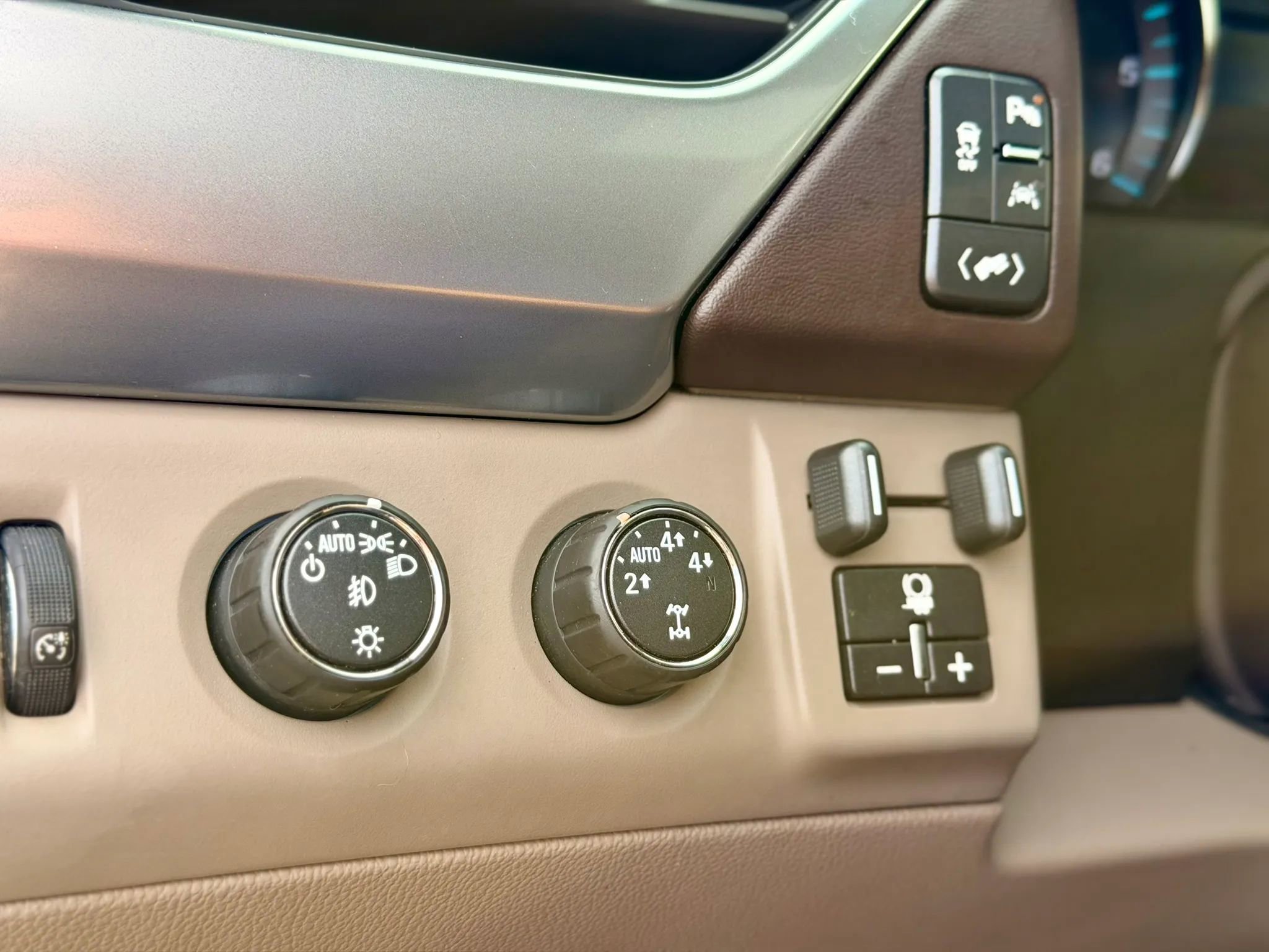 Used 2016 Chevrolet Tahoe LTZ image 27