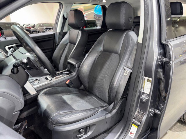 Used 2016 Land Rover Discovery Sport SE image 50