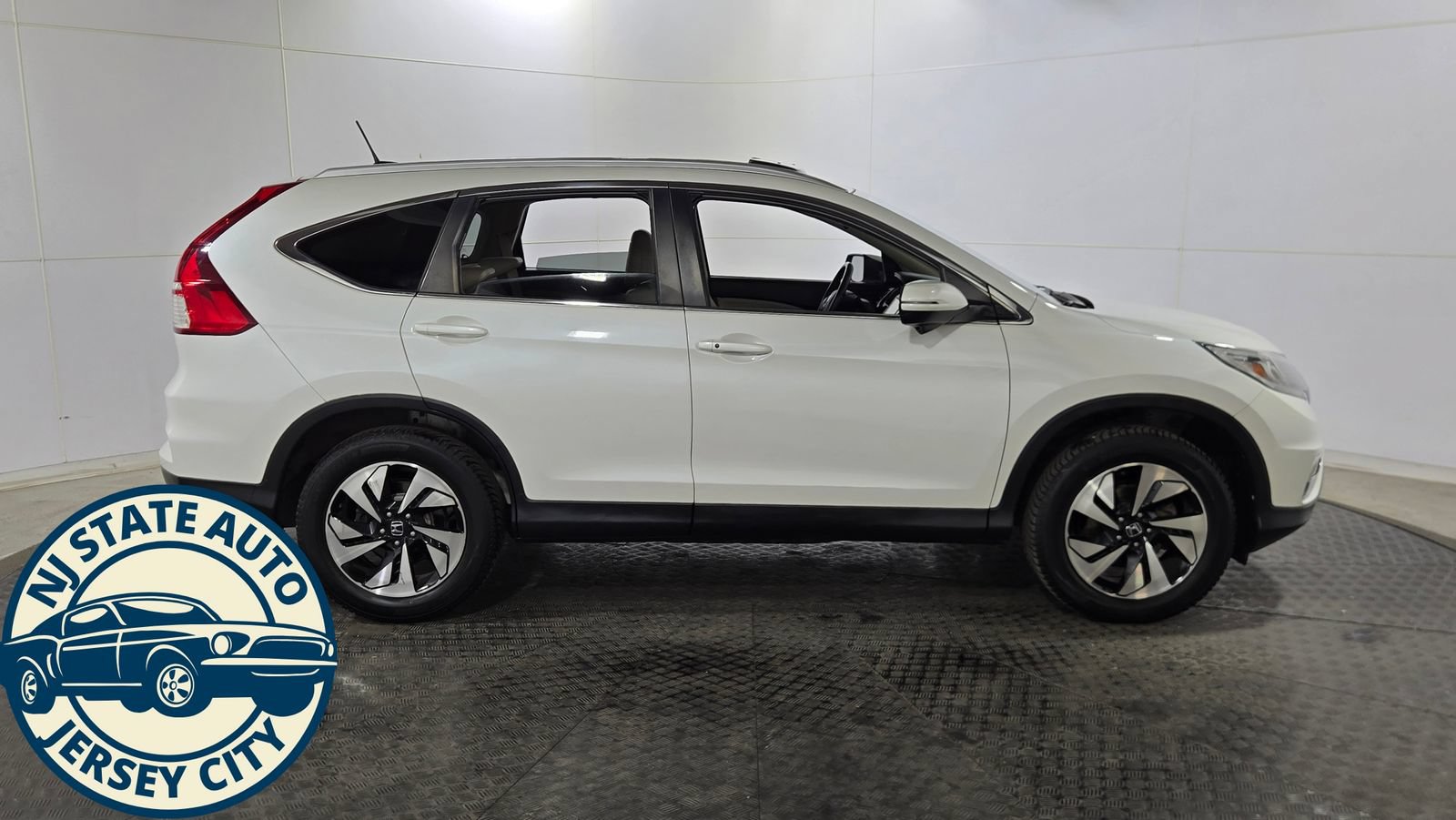 Used 2016 Honda CR-V Touring image 8