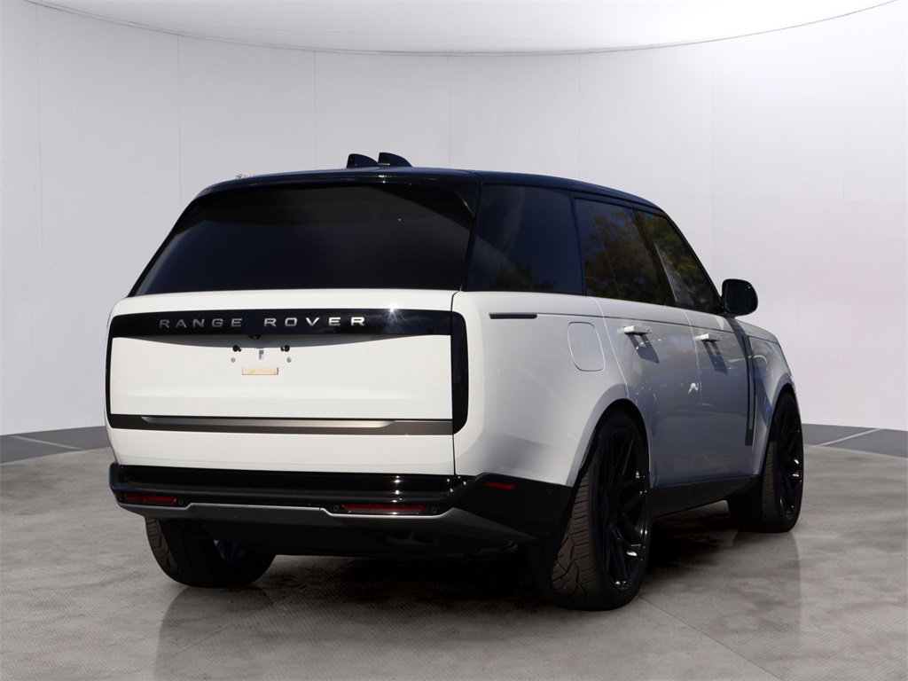 Used 2024 Land Rover Range Rover SE image 9
