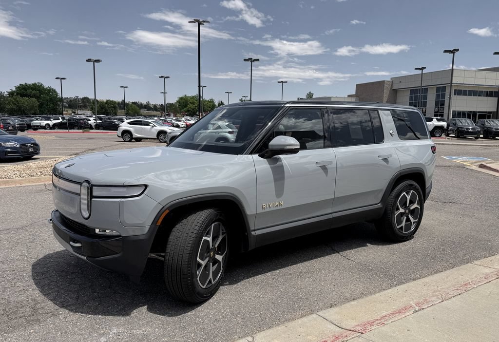 Used 2024 Rivian R1S Adventure AWD/4WD image 4