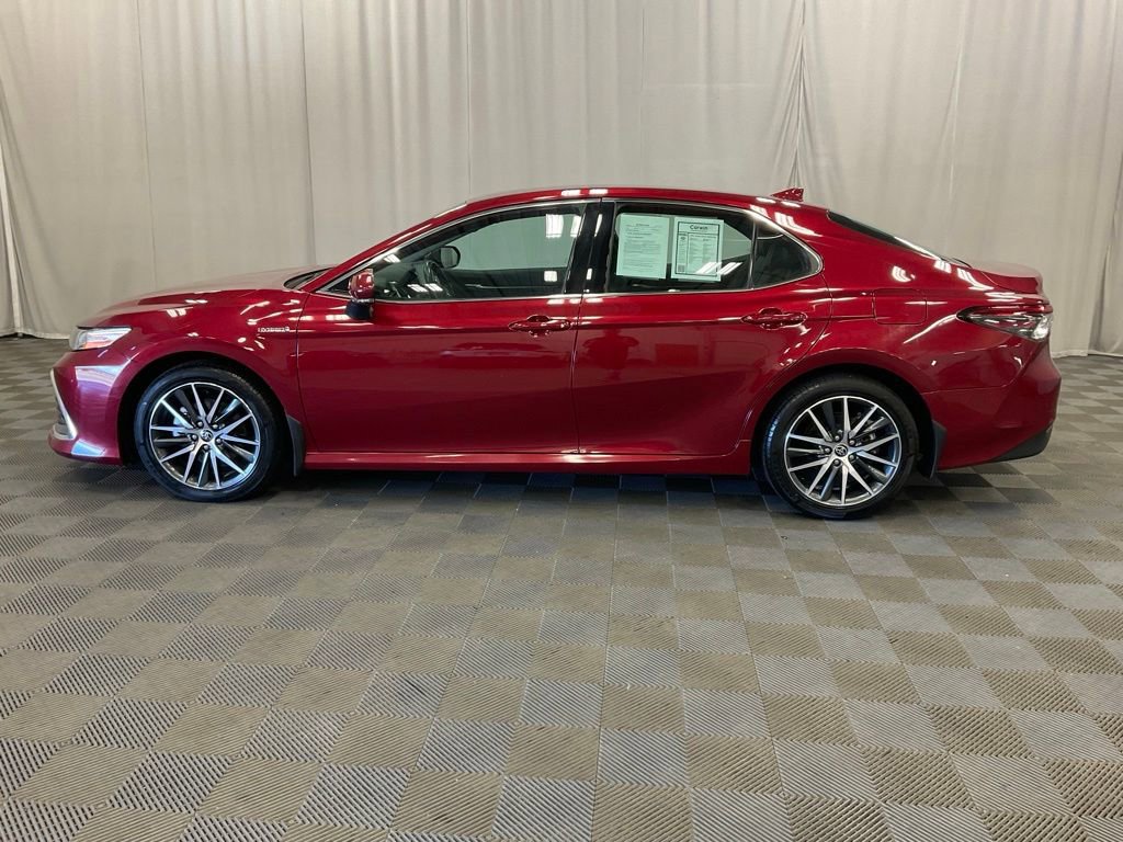 Used 2021 Toyota Camry XLE w/ Cold Weather Package FWD image 8