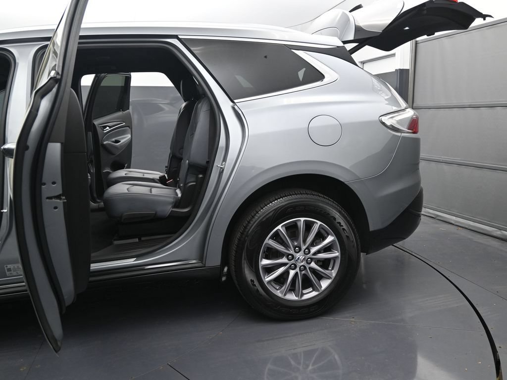 Used 2023 Buick Enclave Essence AWD/4WD image 12