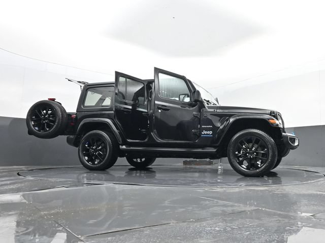 Used 2023 Jeep Wrangler Unlimited Sahara w/ Cold Weather Group AWD/4WD image 35