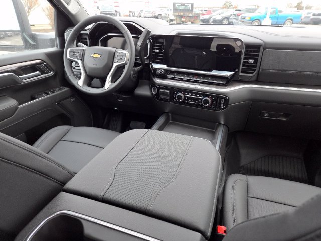 New 2026 Chevrolet Silverado 3500 LTZ w/ LTZ Premium Package AWD/4WD image 32