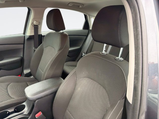 Used 2019 Kia Forte LXS FWD image 21