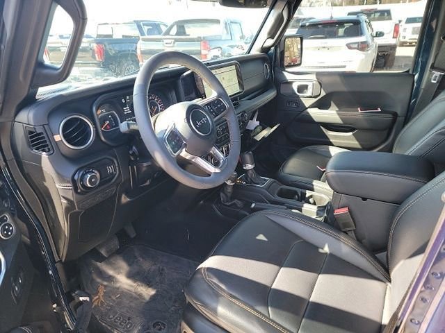 Used 2025 Jeep Wrangler Sahara w/ Safety Group image 8