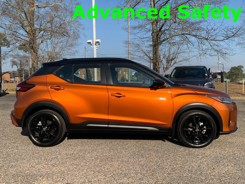 Used 2023 Nissan Kicks SR w/ SR Premium Package image 2