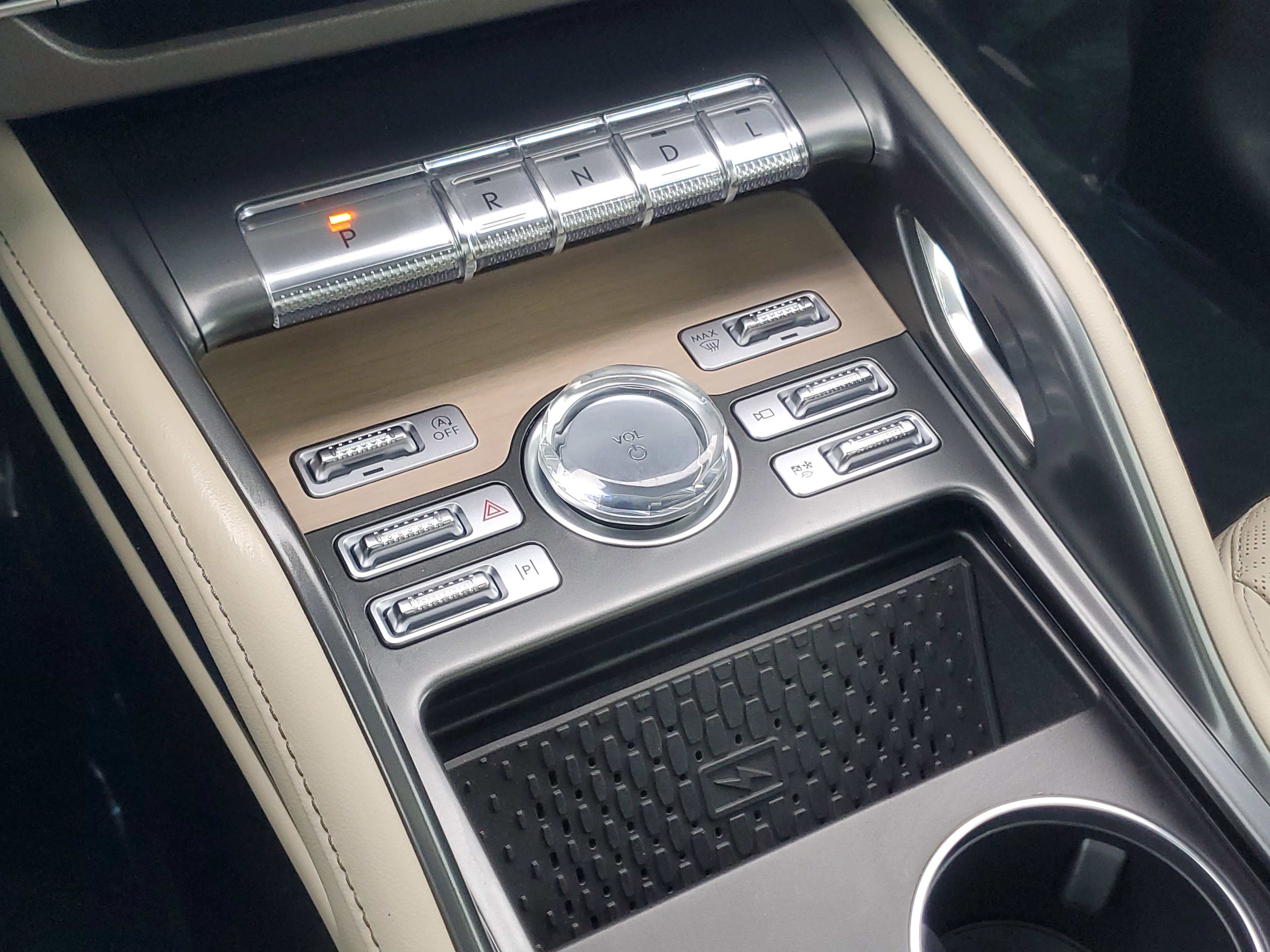 Certified 2024 Lincoln Nautilus Reserve w/ Equipment Group 202A image 19