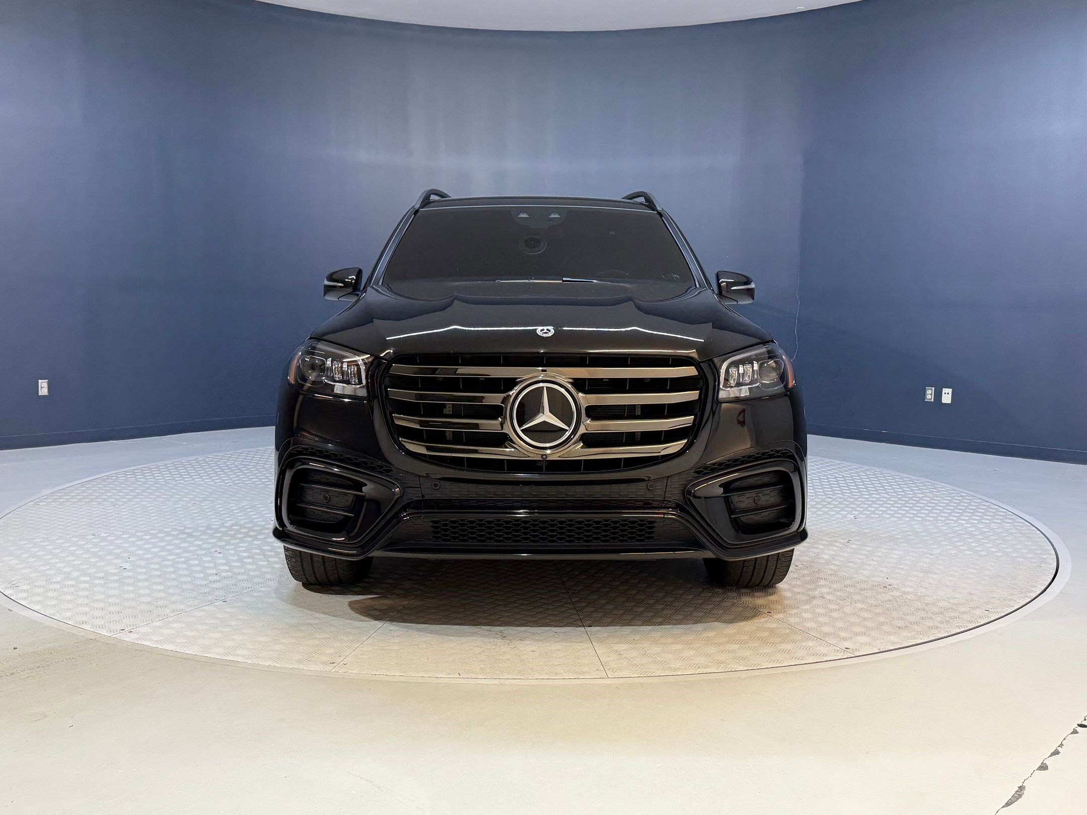 Used 2024 Mercedes-Benz GLS 450 4MATIC image 6