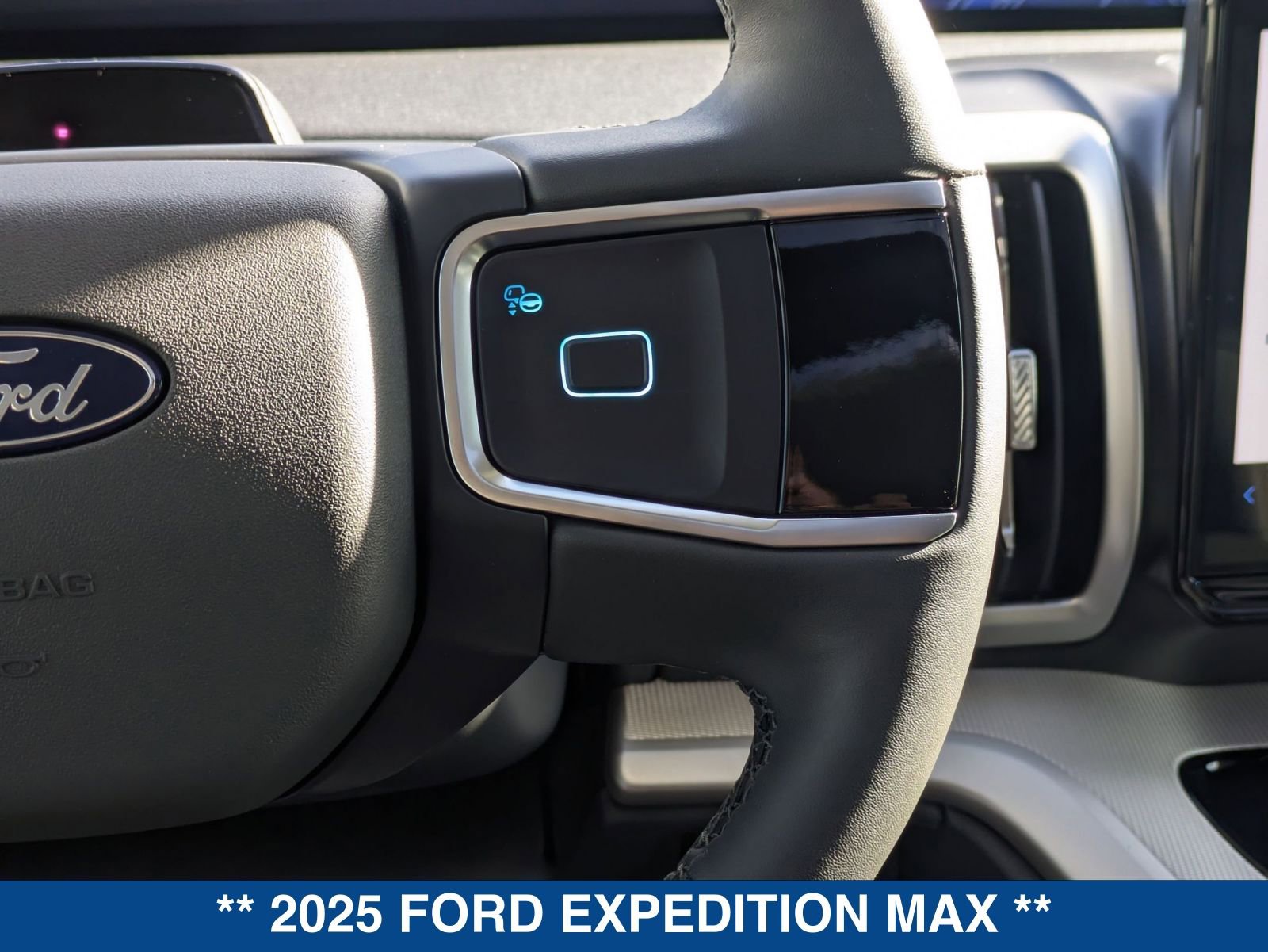 New 2025 Ford Expedition Max Active RWD image 31