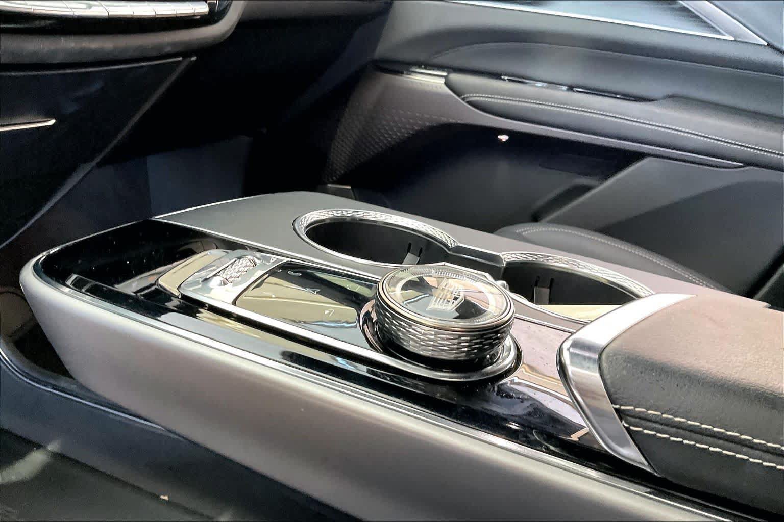 Used 2025 Cadillac Lyriq Luxury RWD image 16