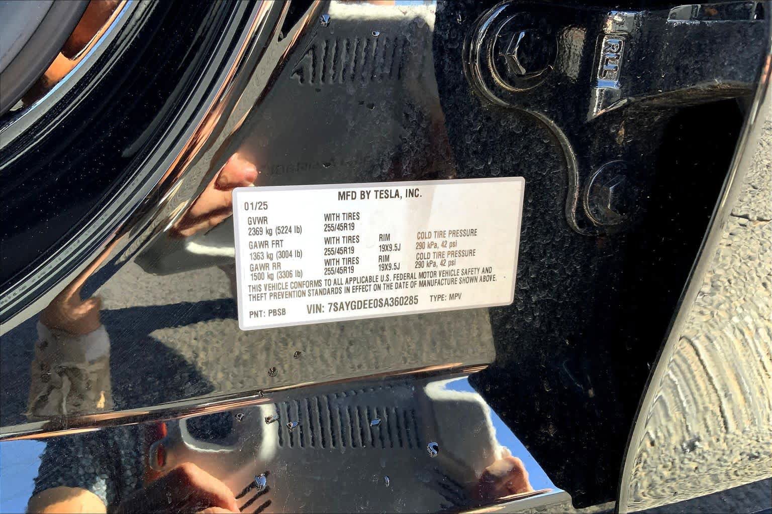 Used 2025 Tesla Model Y Long Range AWD/4WD image 35