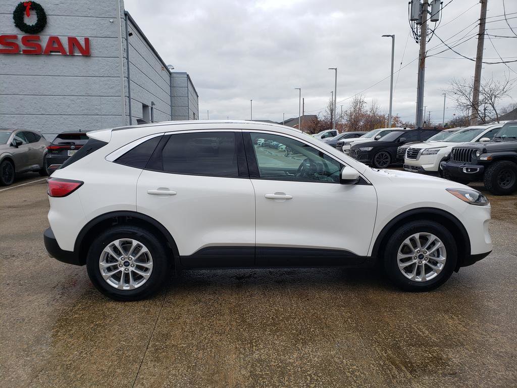 Used 2020 Ford Escape SE image 11