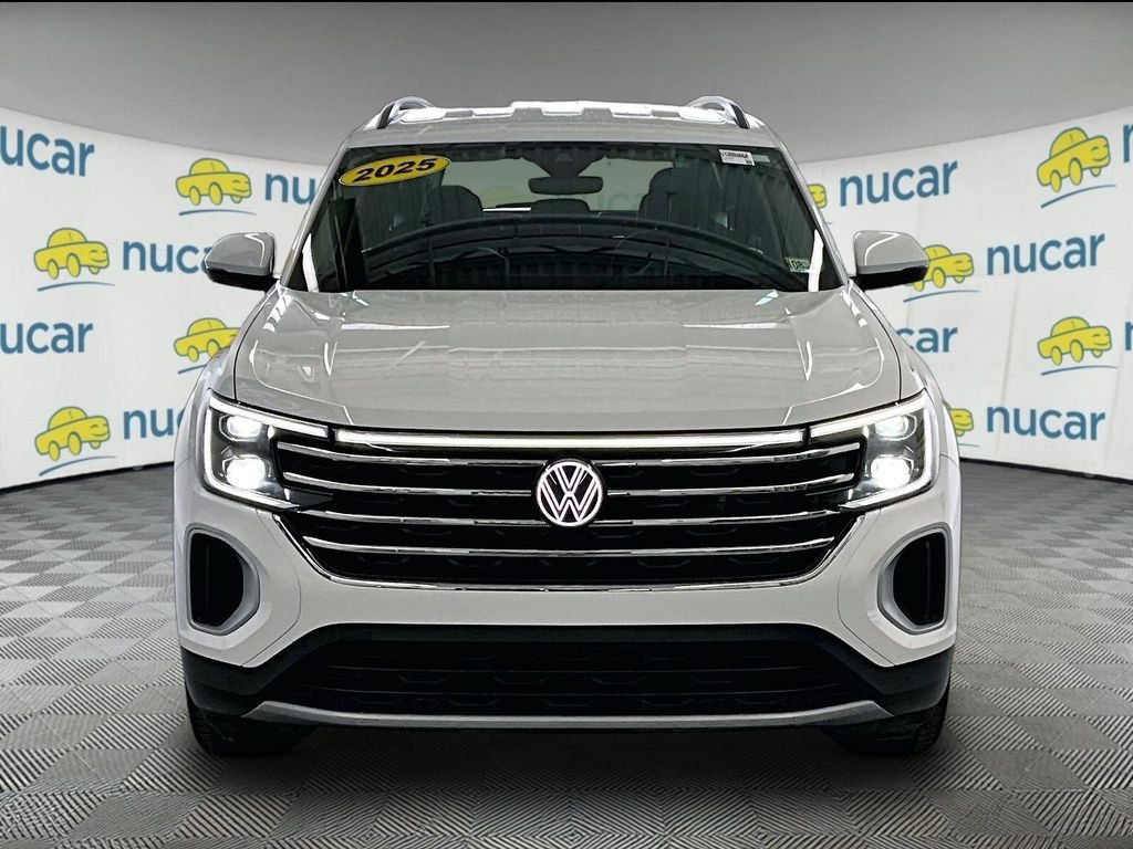 Used 2025 Volkswagen Atlas SE AWD/4WD image 2