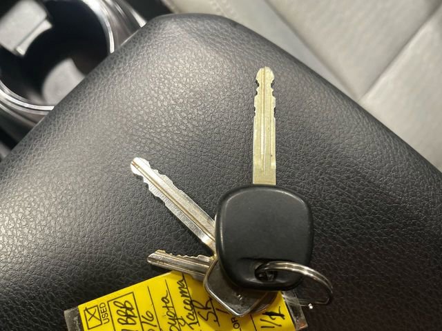 Used 2016 Toyota Tacoma SR image 19