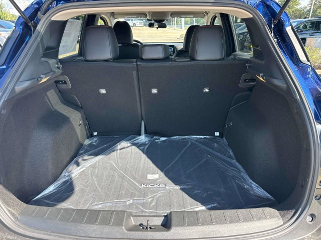 New 2027 Nissan Kicks SR FWD image 11