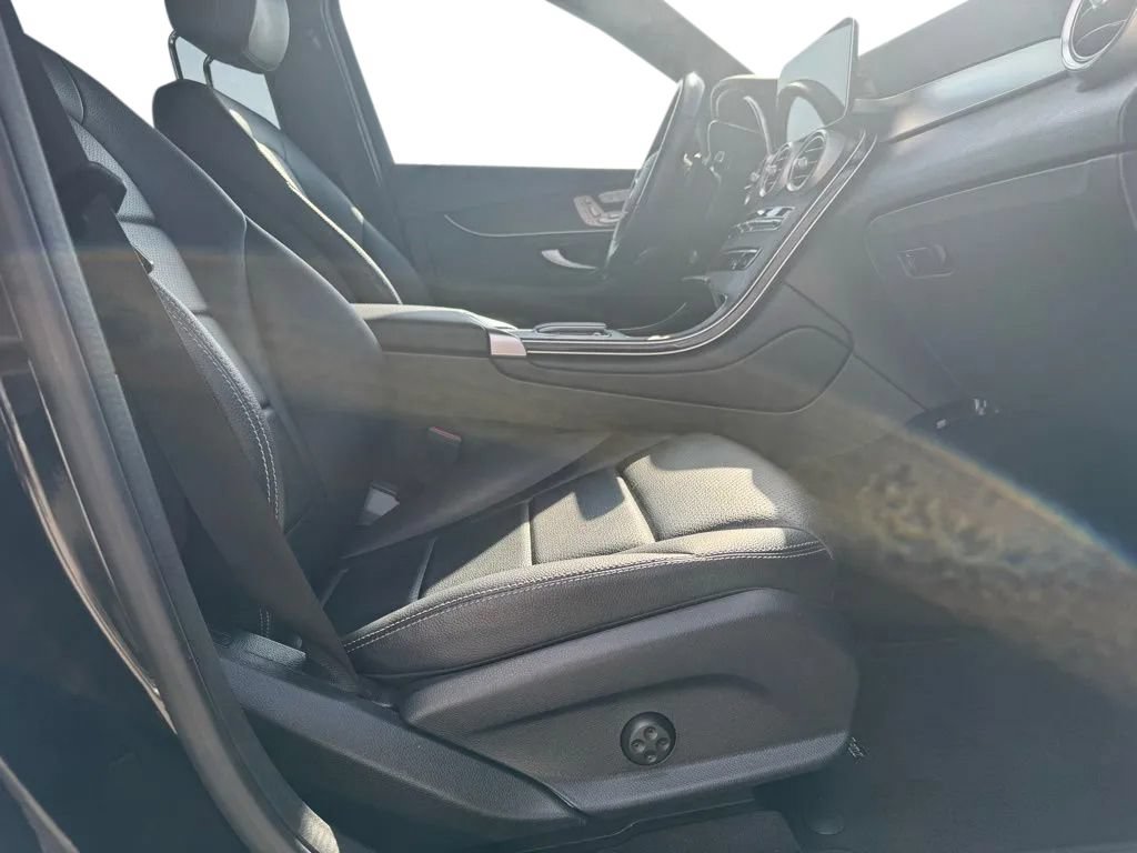 Used 2022 Mercedes-Benz GLC 300 4MATIC image 13