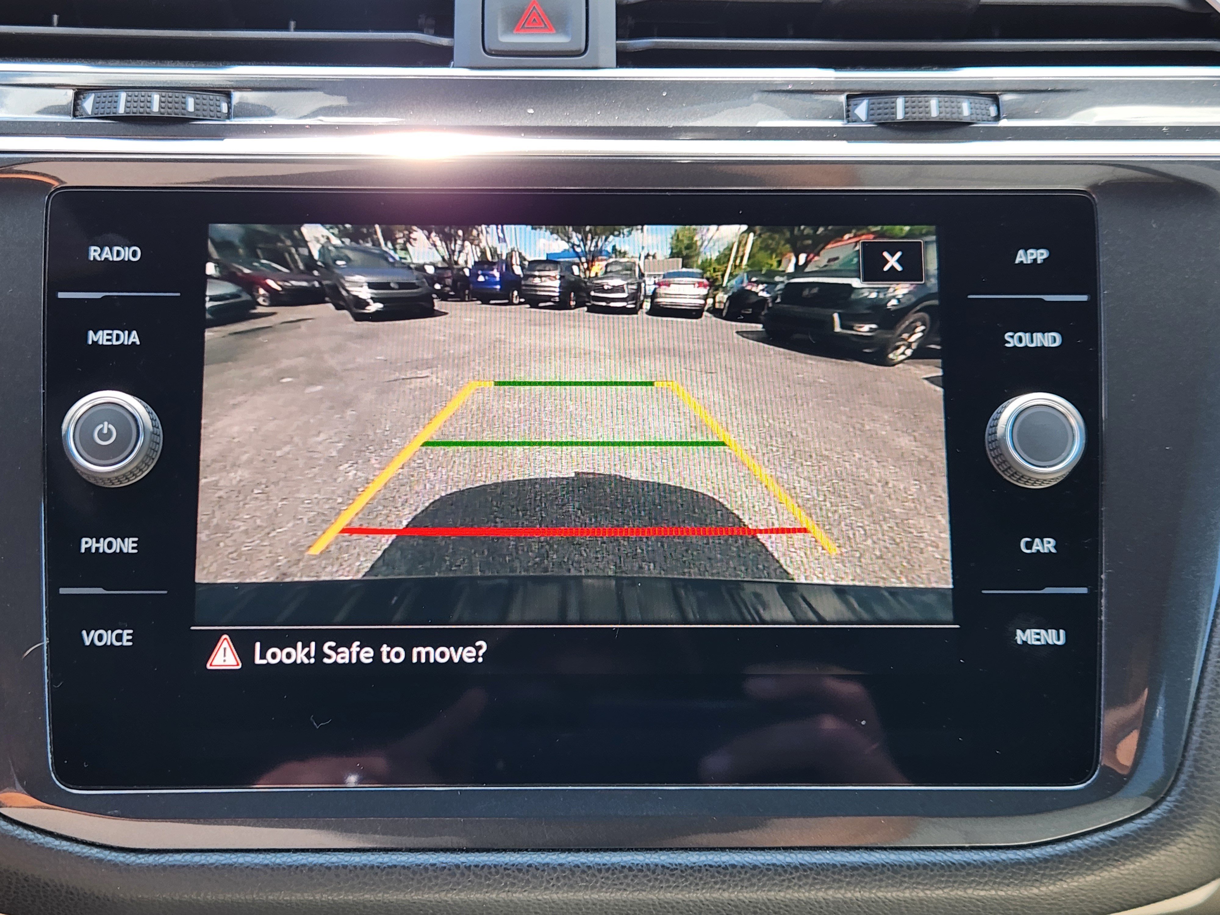 Certified 2023 Volkswagen Tiguan SE R-Line AWD/4WD image 13