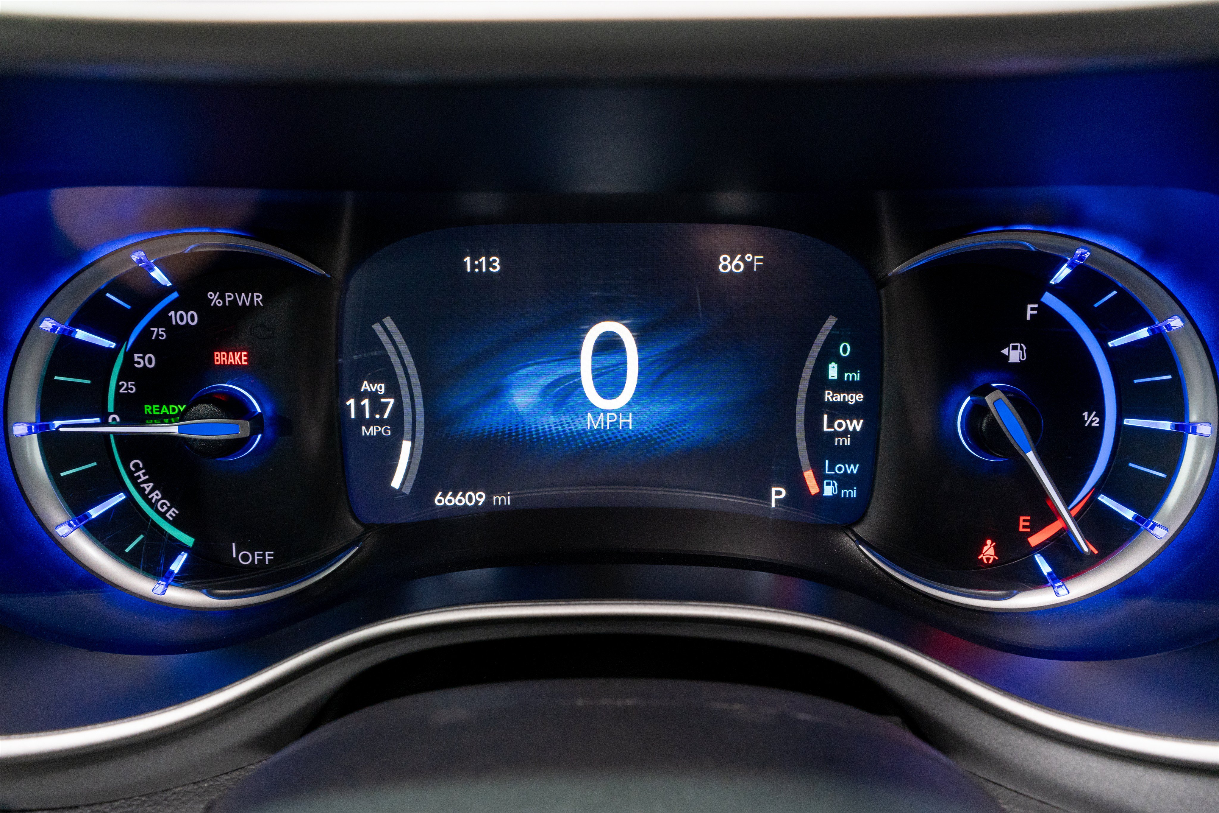 Used 2024 Chrysler Pacifica Limited FWD image 25