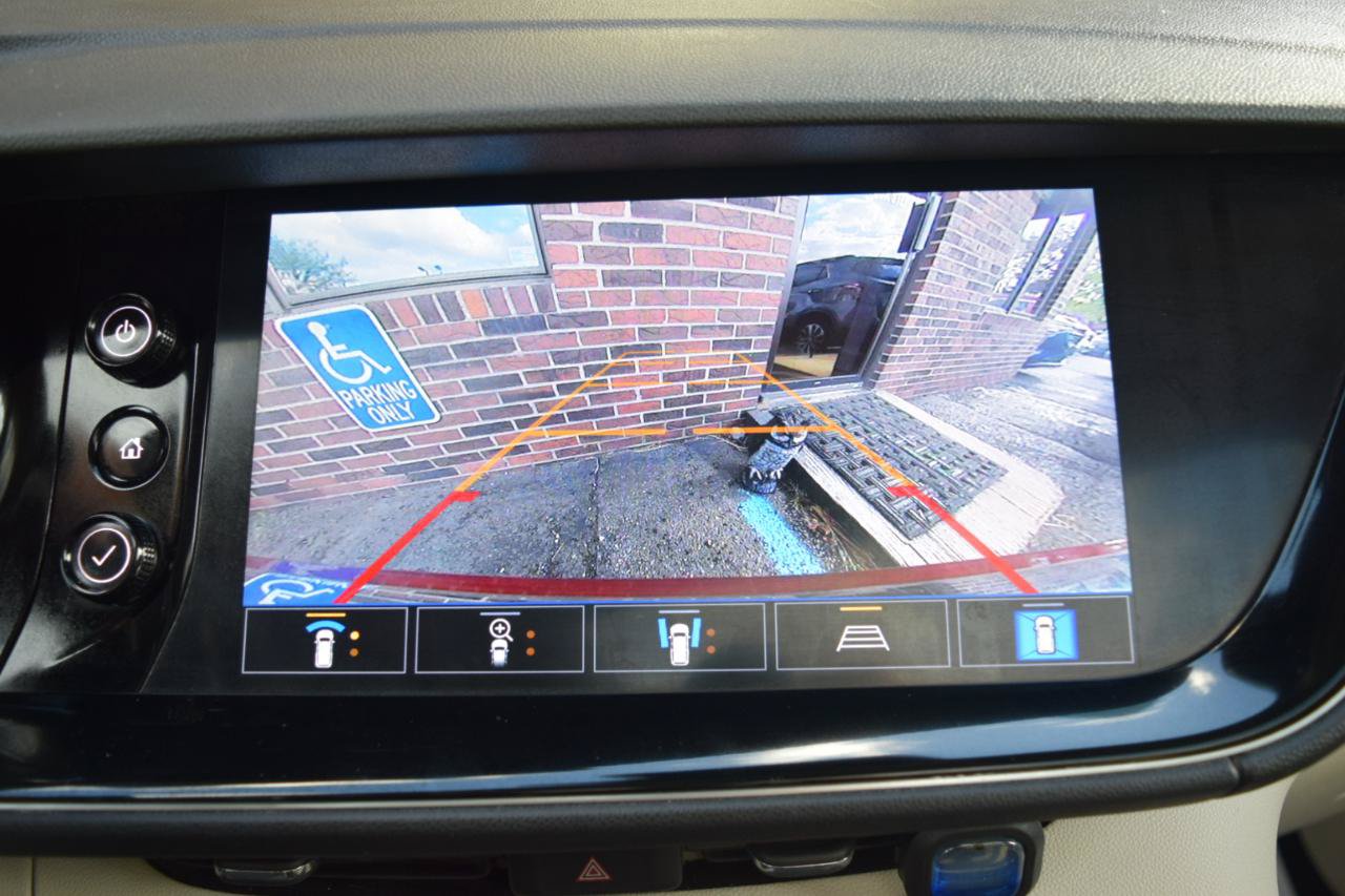 Used 2021 Buick Envision Avenir AWD/4WD image 34