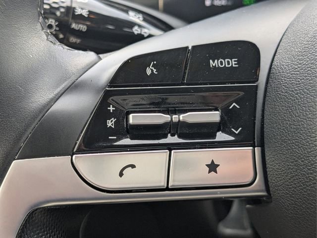 Used 2024 Hyundai Elantra Limited image 25