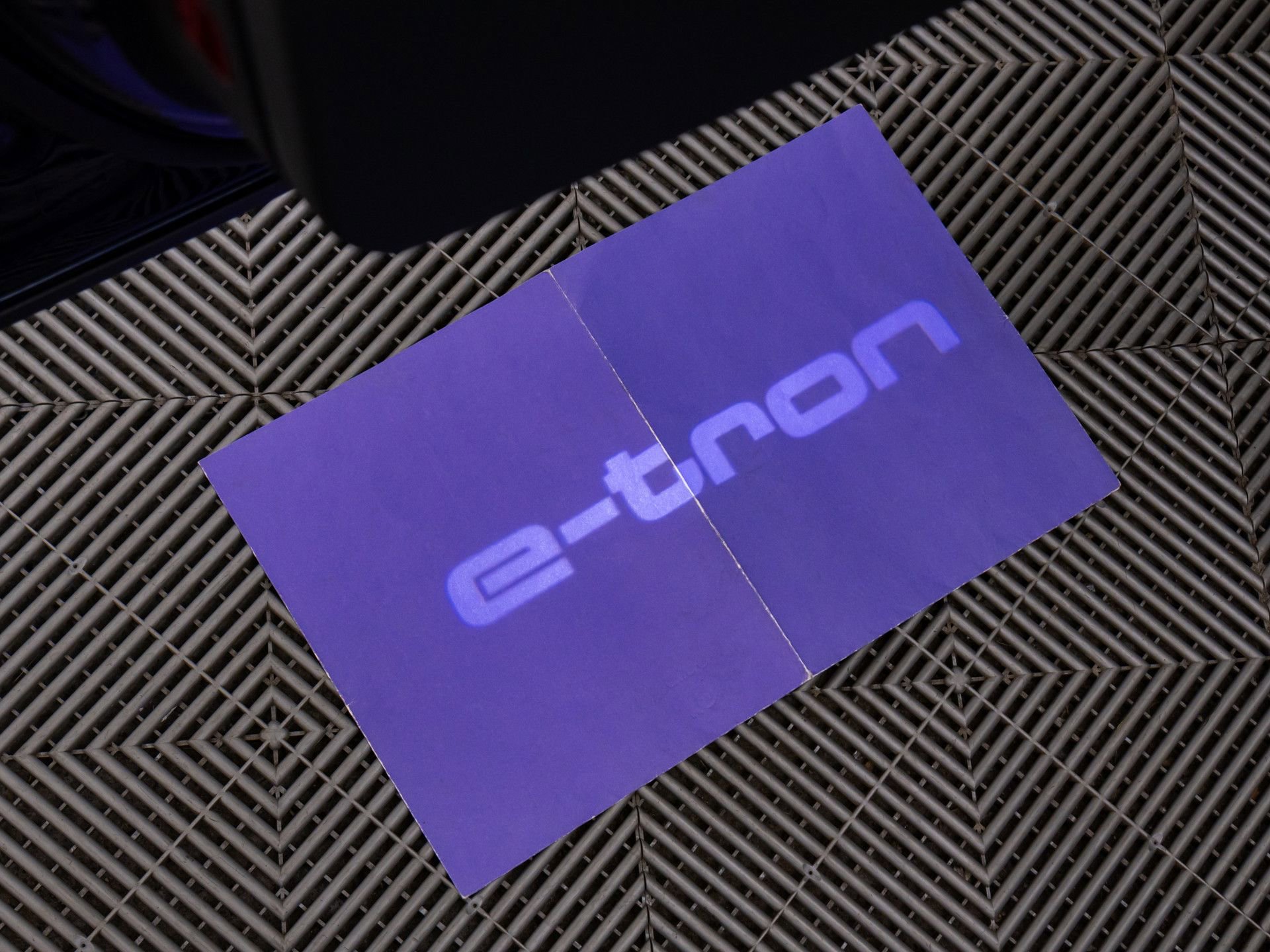 Used 2022 Audi e-tron Premium Plus w/ Premium Plus Package image 20