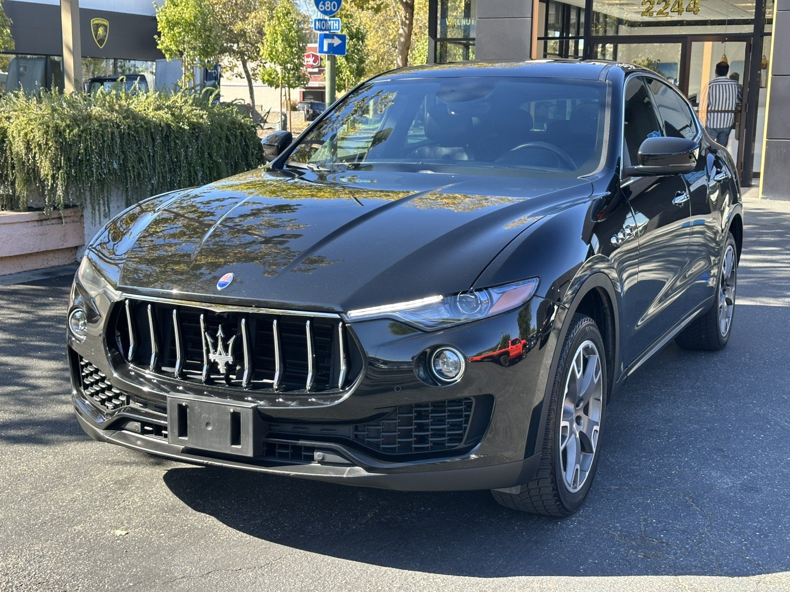 Used 2018 Maserati Levante AWD/4WD image 4
