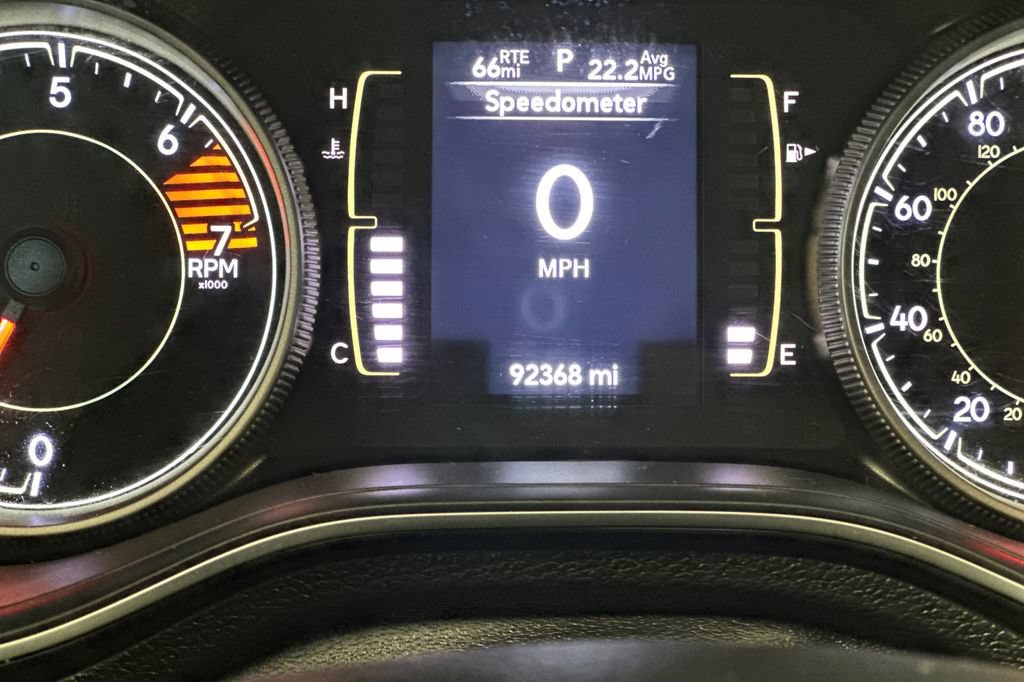 Used 2019 Jeep Cherokee Latitude Plus FWD image 26