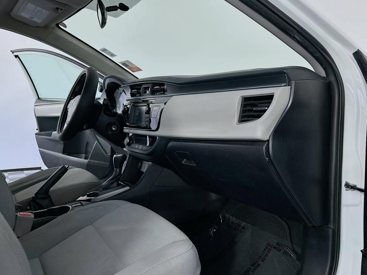 Used 2016 Toyota Corolla LE FWD image 35