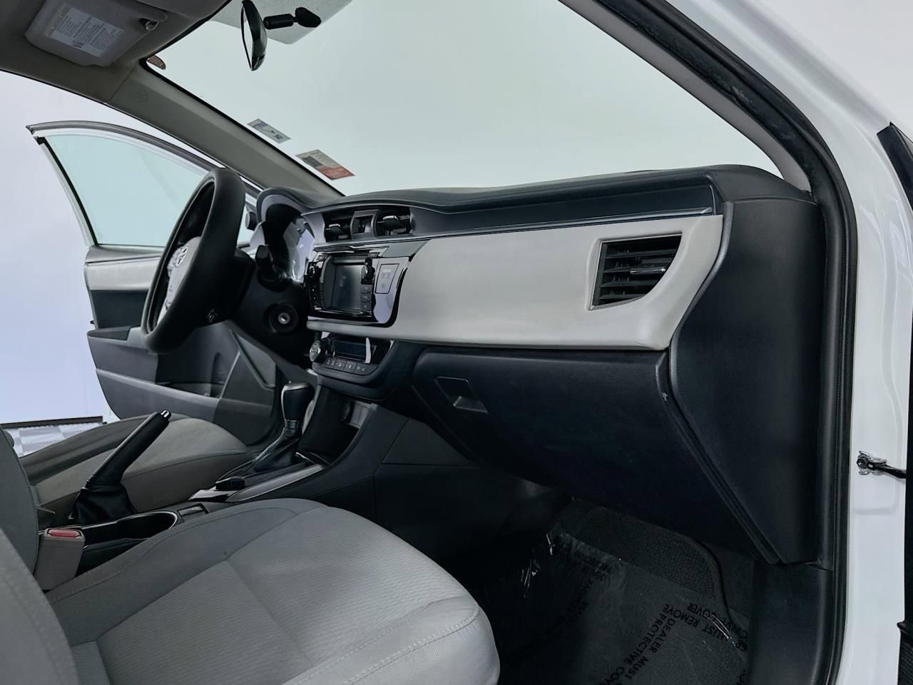 Used 2016 Toyota Corolla LE image 35