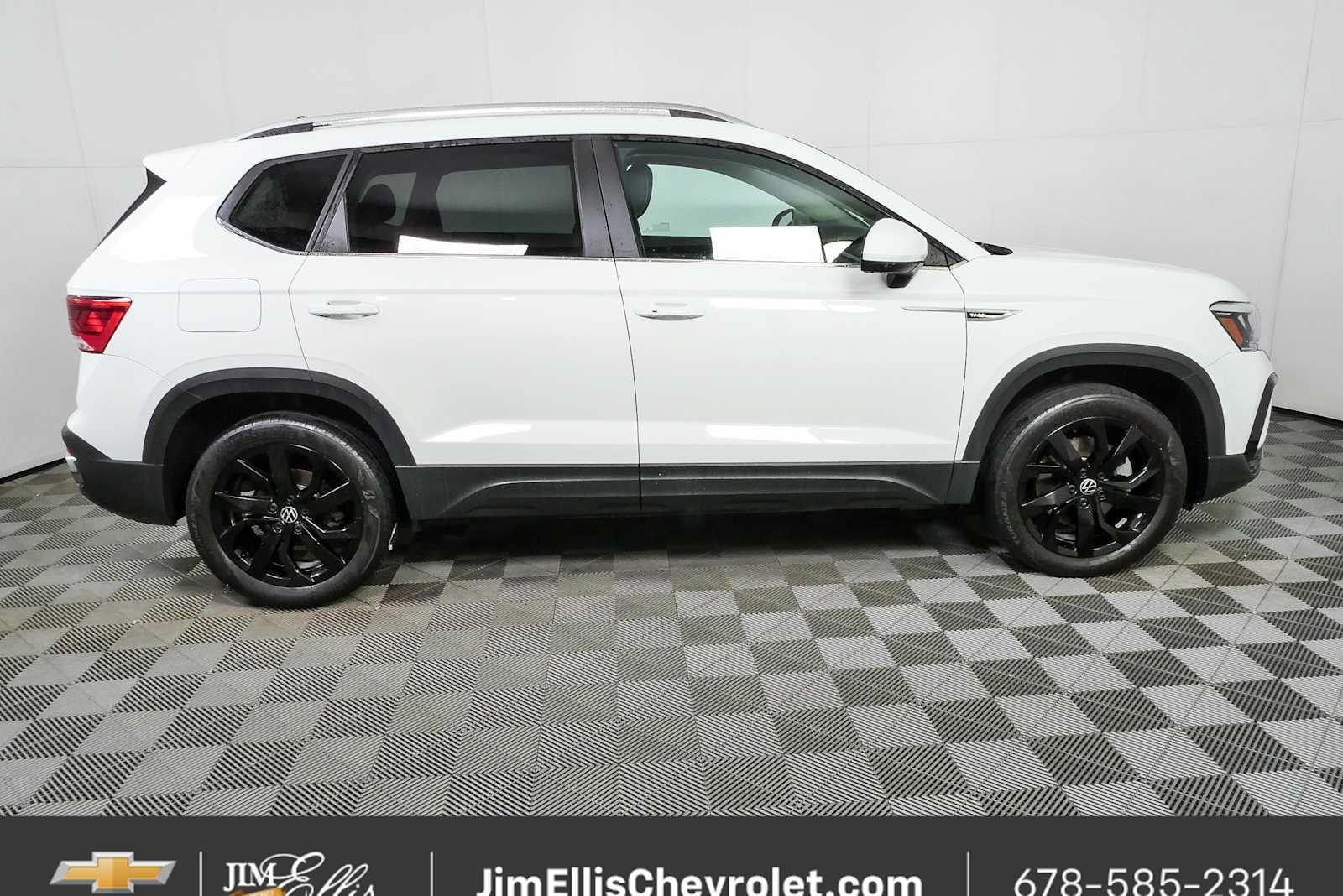Used 2022 Volkswagen Taos SE AWD/4WD image 2