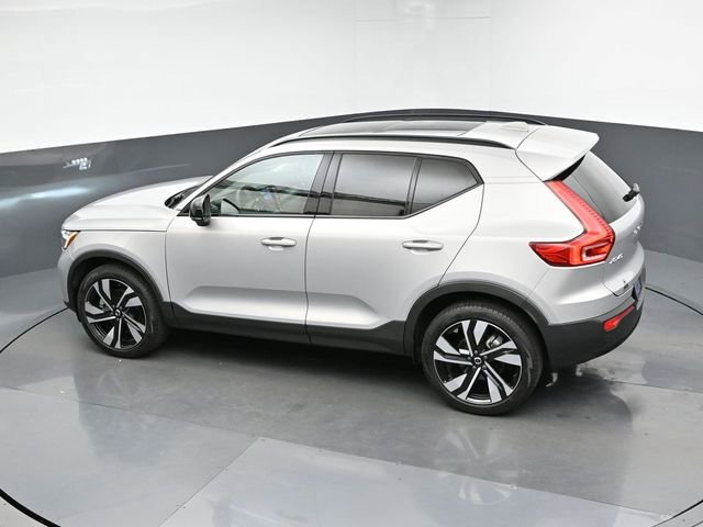 Used 2024 Volvo XC40 B5 Plus w/ Protection Package Premier image 45