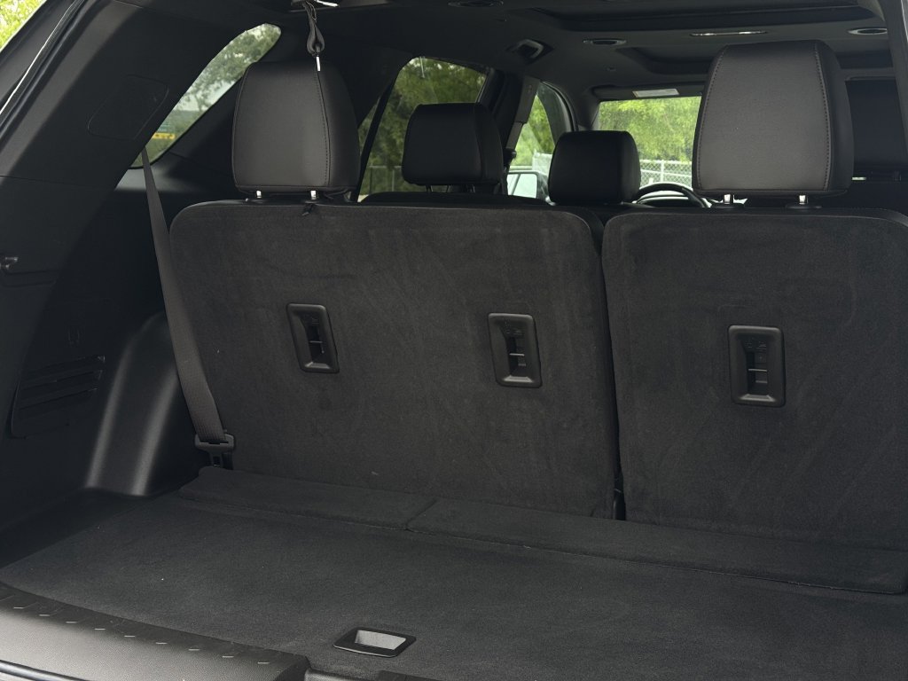 Used 2023 Chevrolet Traverse High Country w/ LPO, Floor Liner Package AWD/4WD image 31