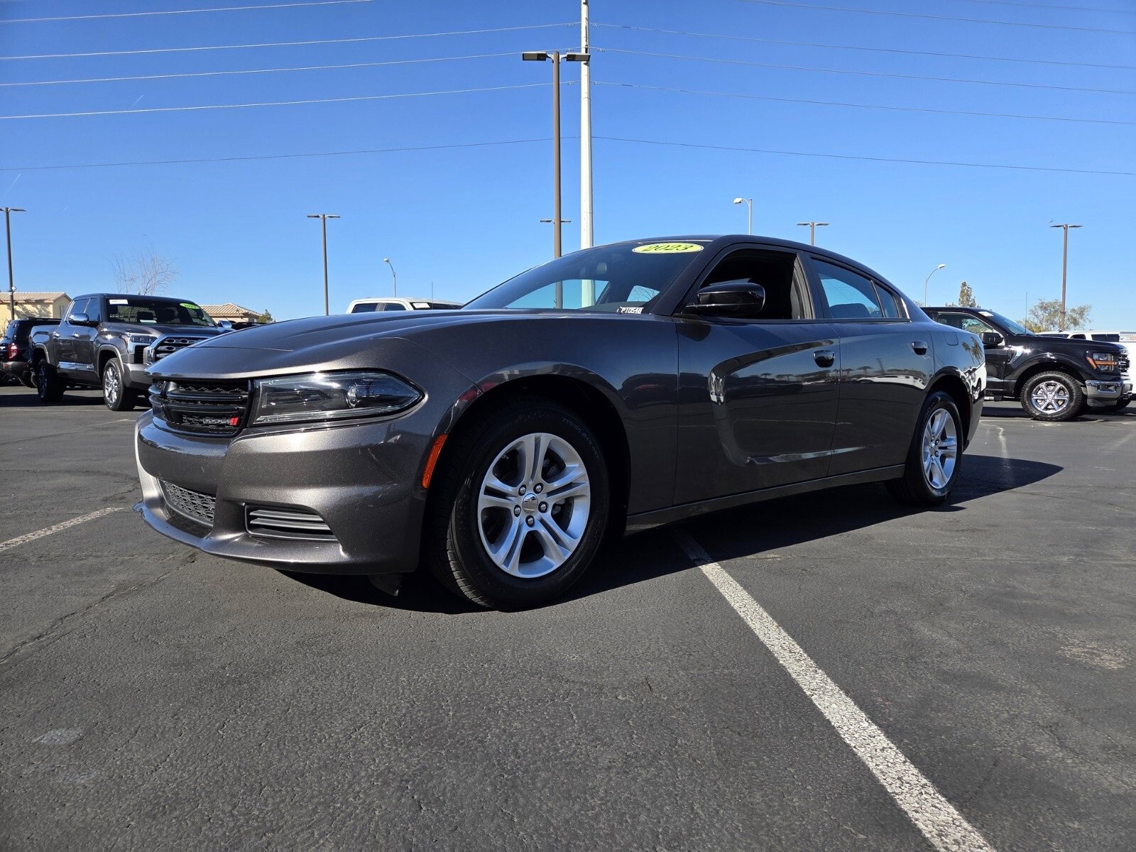Used 2023 Dodge Charger SXT image 2
