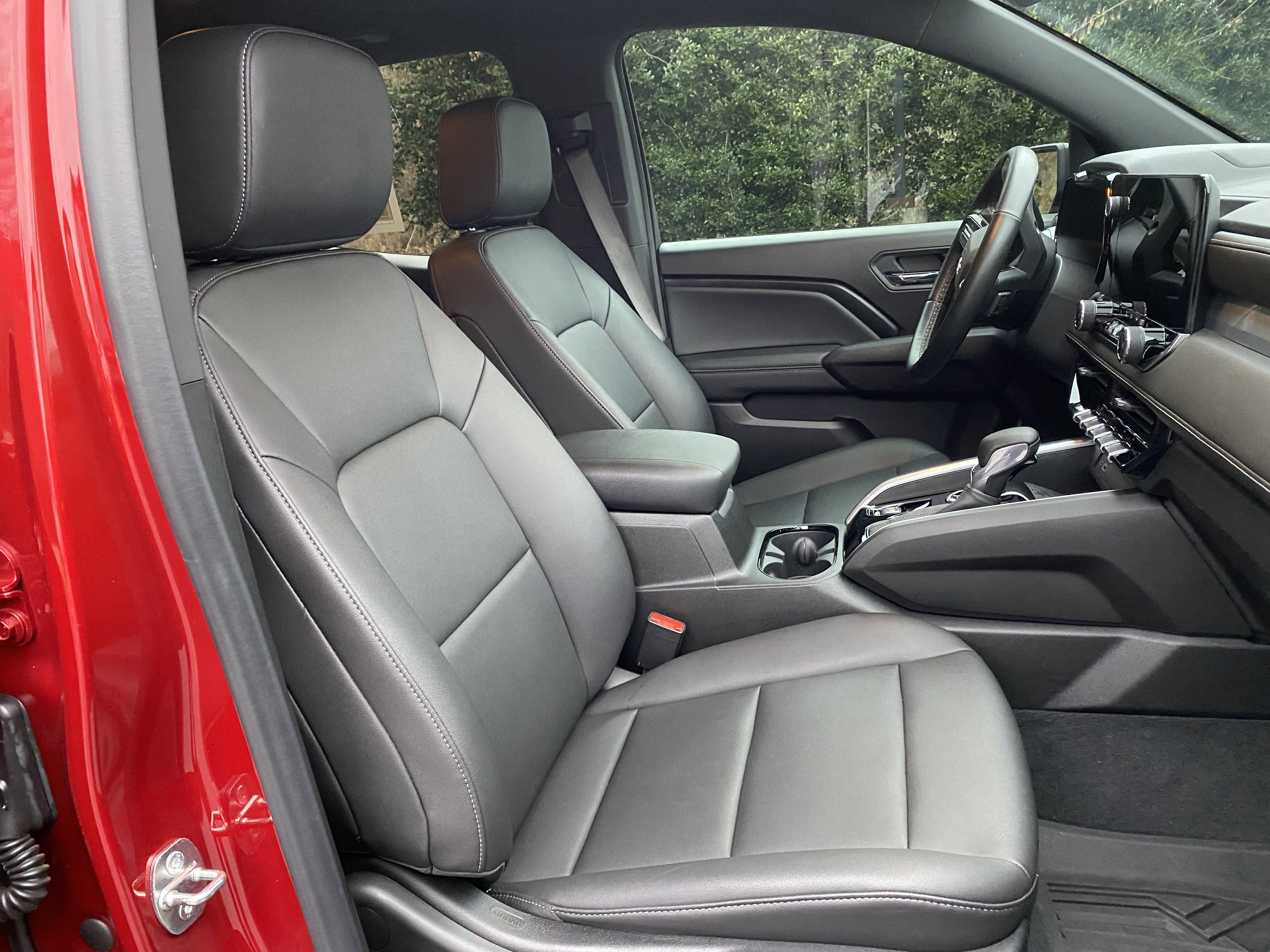 Used 2023 Chevrolet Colorado LT w/ LT Convenience Package III image 32