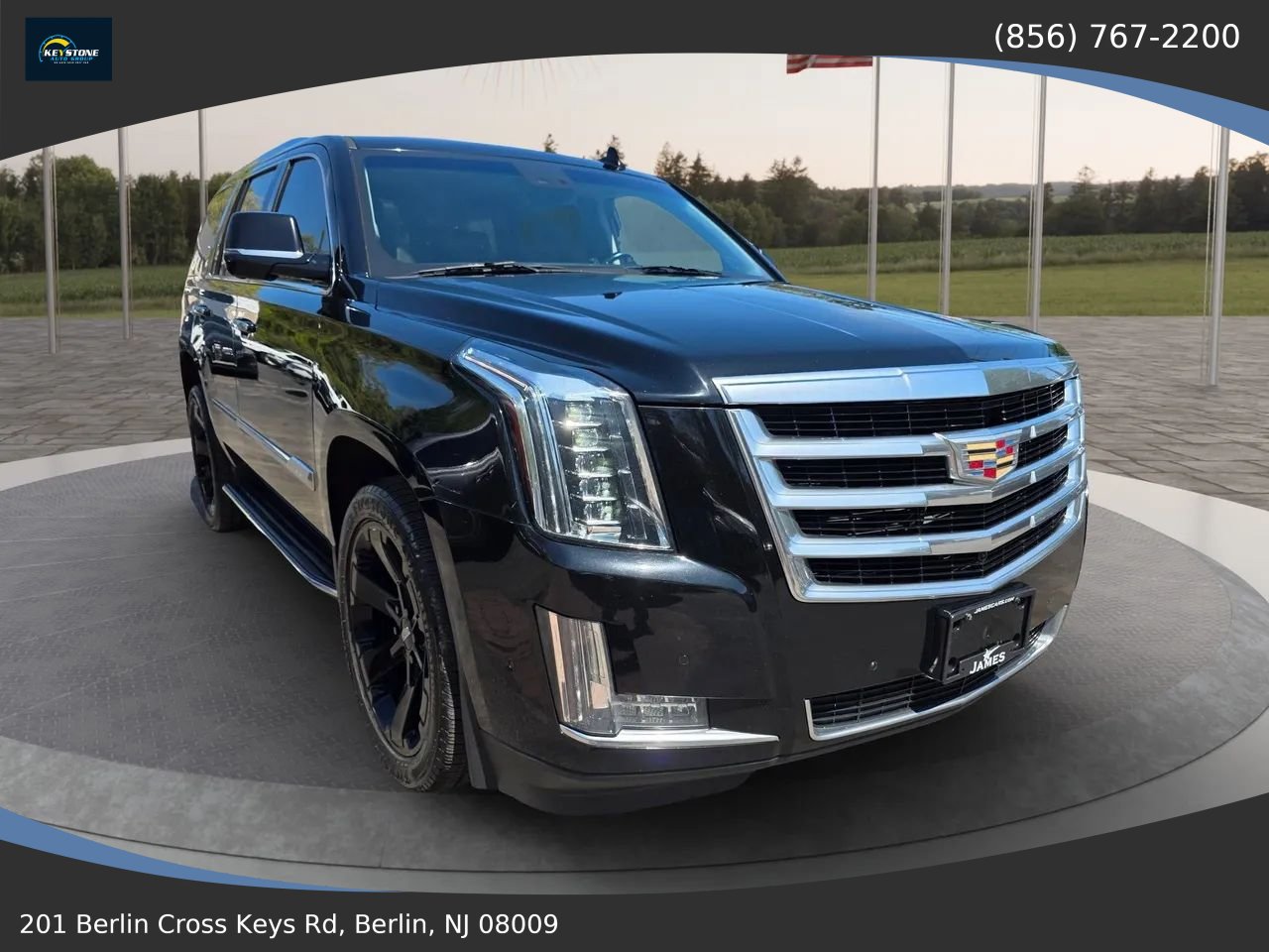Used 2019 Cadillac Escalade Luxury AWD/4WD image 3