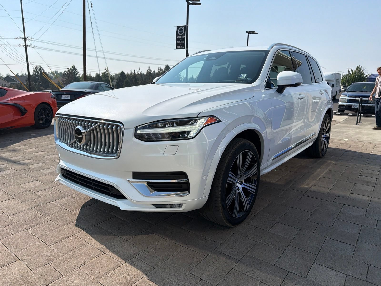 Used 2023 Volvo XC90 B6 Ultimate w/ Protection Package Premier AWD/4WD image 4