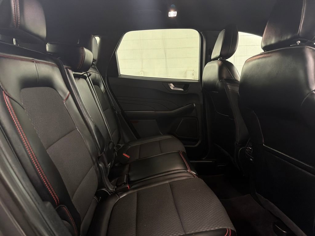 Certified 2023 Ford Escape ST-Line w/ Tech Pack #1 image 32