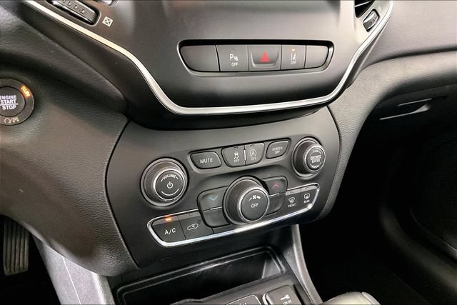 Used 2021 Jeep Cherokee Latitude Plus FWD image 14